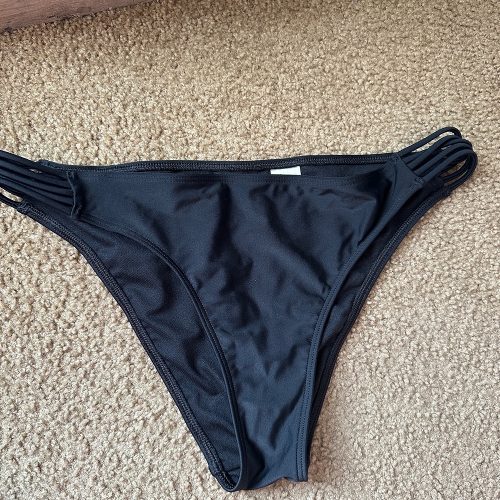 Black bikini bottoms